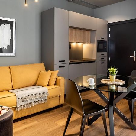 Muralla Sevilla Suites By Lola Ngoại thất bức ảnh